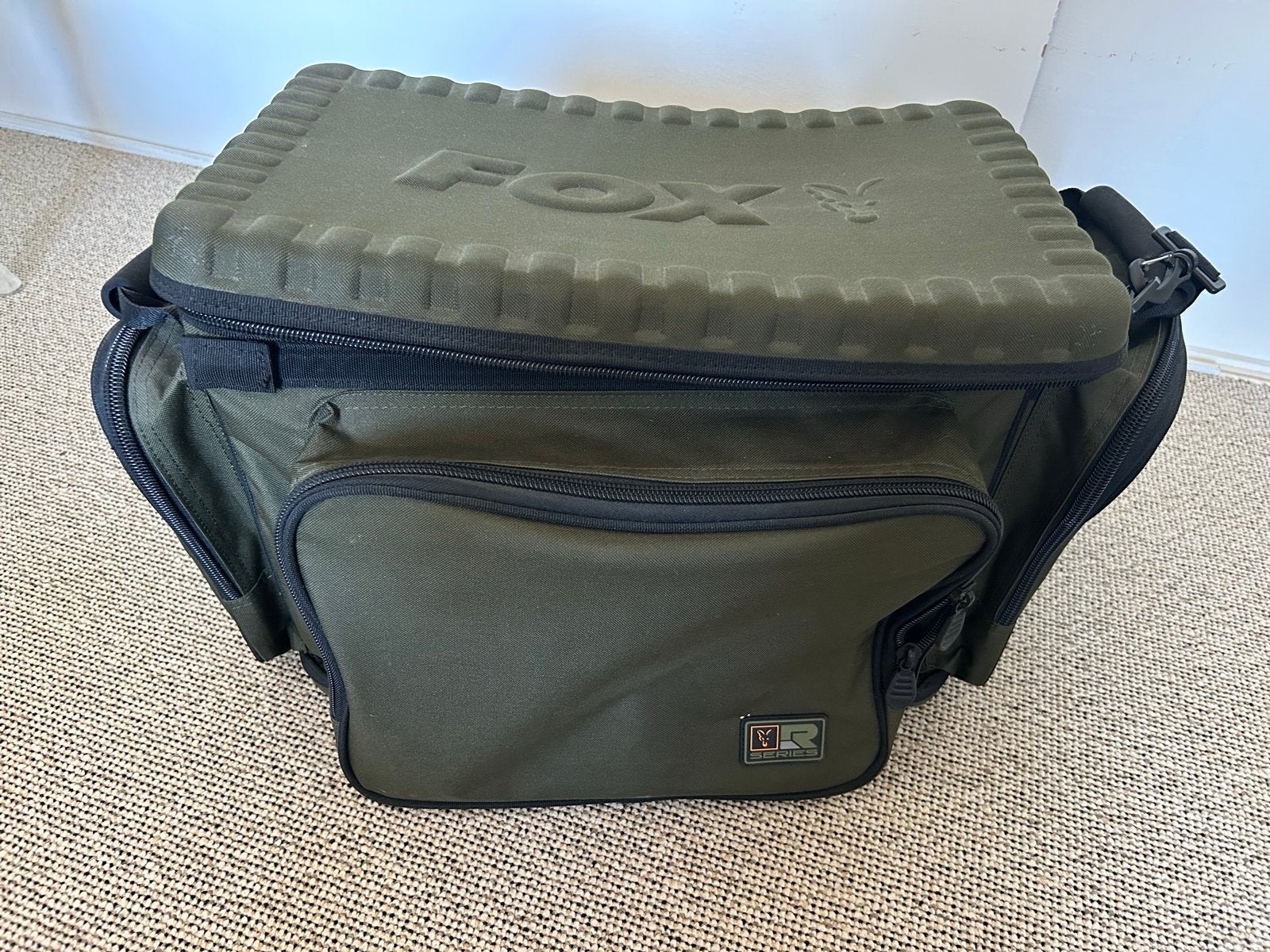 Fox R-Series Vistas Tackle Tas / Vistas, Ophalen, Gebruikt, Koffer of Tas