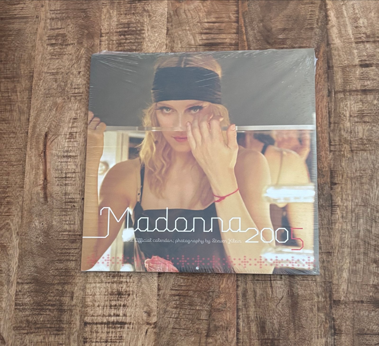 Madonna Official Calendar 2005, nog in folie, Ophalen of Verzenden, Maandkalender, Nieuw