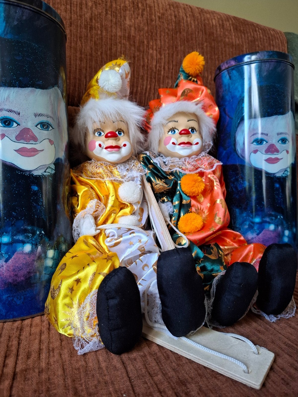 Vintage Keramische Harlekijn Pierrot Poppen in Blikken Bus, Verzamelen, Ophalen of Verzenden, Zo goed als nieuw, Pop