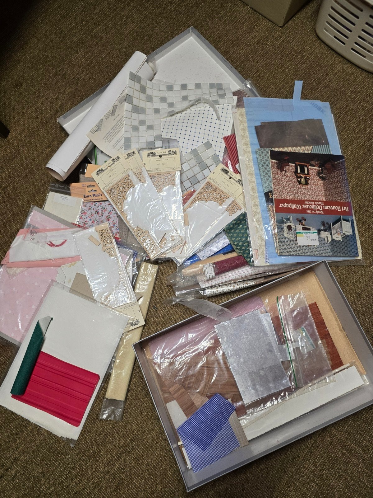 Grote partij poppenhuis materialen en accessoires, Ophalen of Verzenden, Zo goed als nieuw, Overige typen
