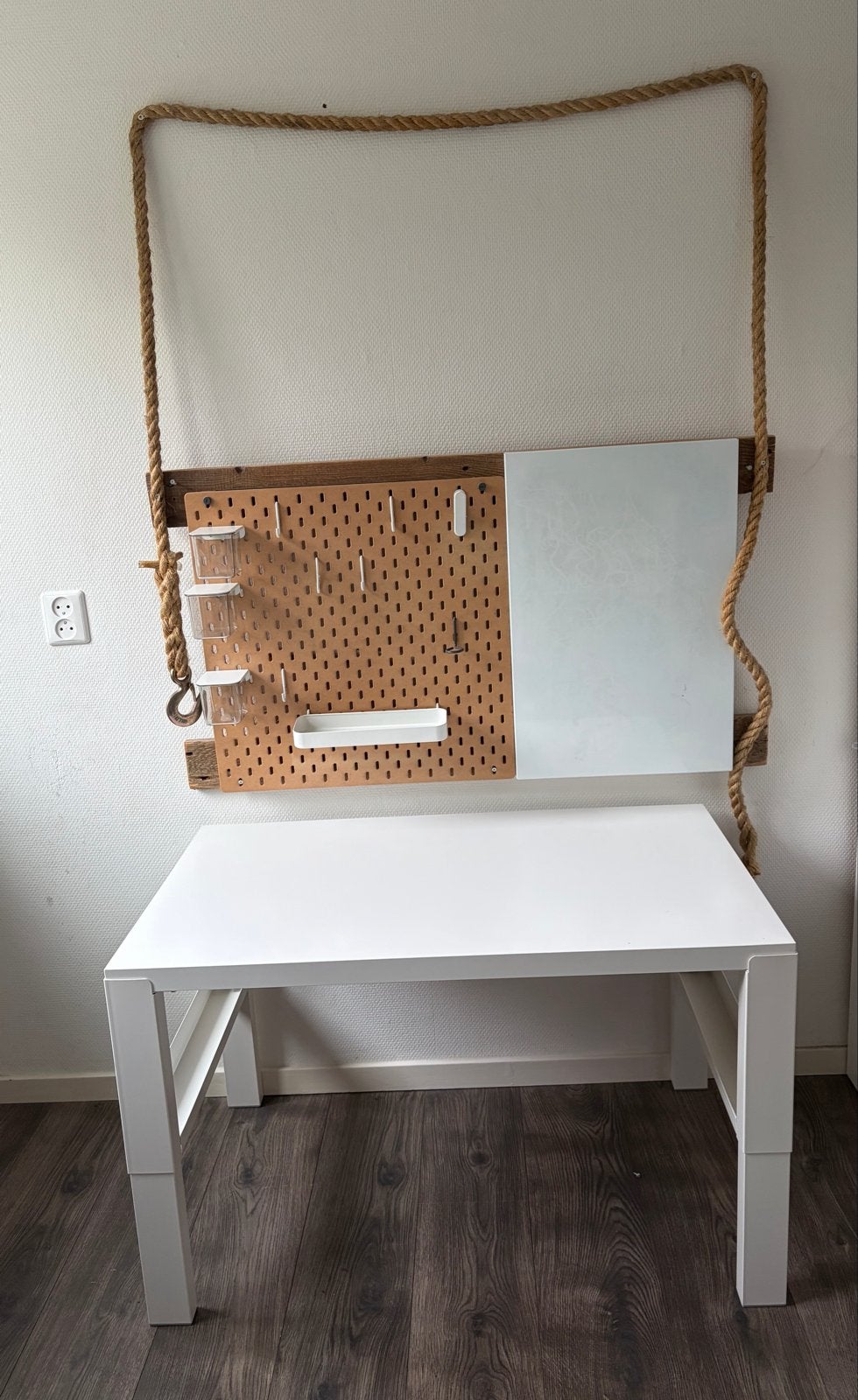 IKEA Pahl bureau combinatie voor kind met Skadis & Svensas, Huis en Inrichting, Ophalen, Scandinavisch, Hout, Kinderbureau
