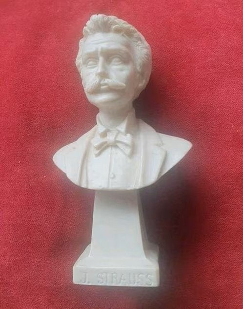 bustebeeldje Strauss van albast, Antiek en Kunst, Ophalen