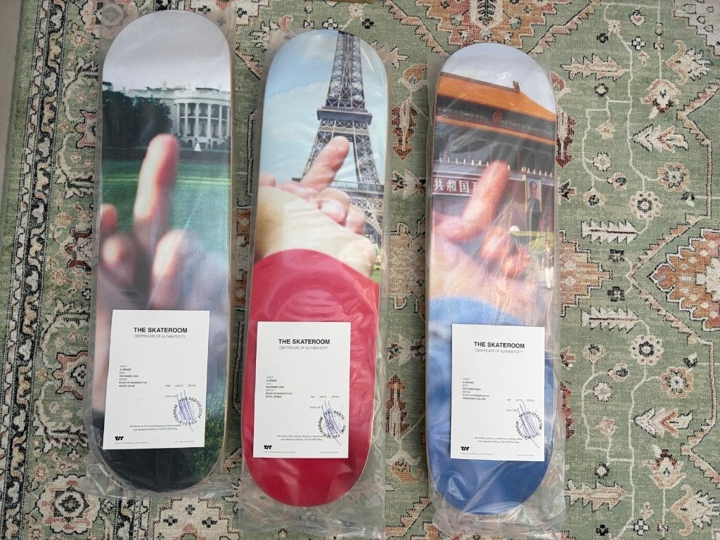 Ai Weiwei x THE SKATEROOM Study of Perspective 3 decks, Ophalen of Verzenden, Hout, Echtheidscertificaat