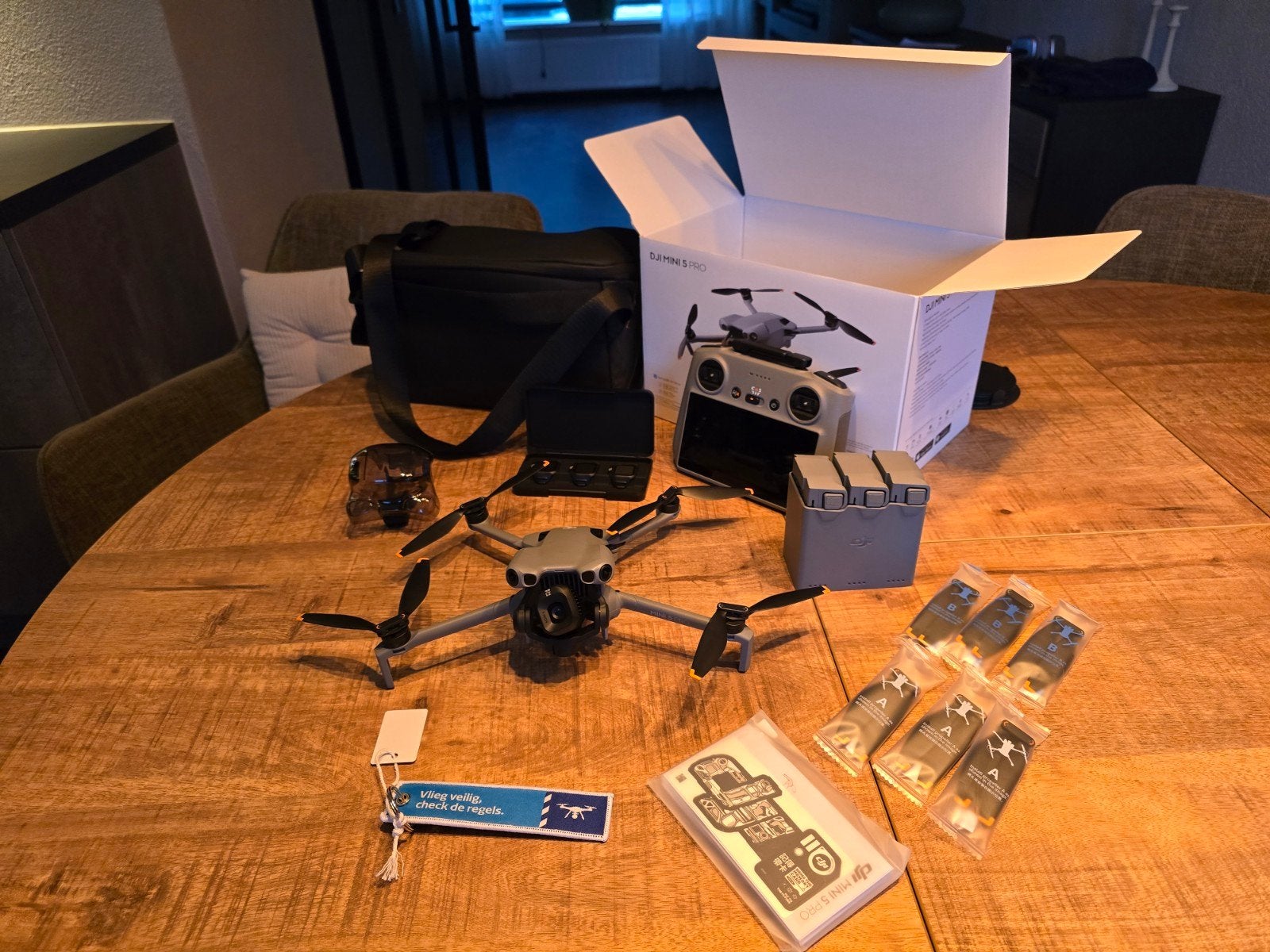 DJI Mini 5 Pro Fly More Combo met ( DJI RC 2) en garantie, Cameradrone, 5 tot 10 kilometer, Nieuw, Ophalen of Verzenden