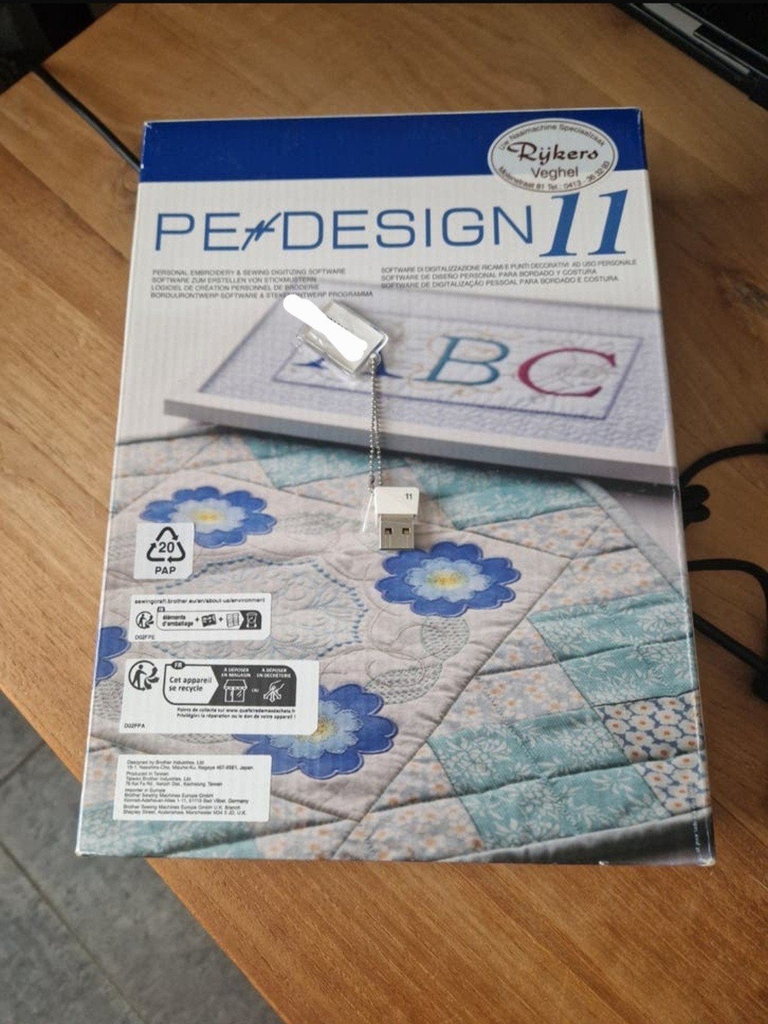 Brother PE-Design 11 Dongel voor borduurpatronen, Nieuw, Ophalen of Verzenden, Industrieel, Brother