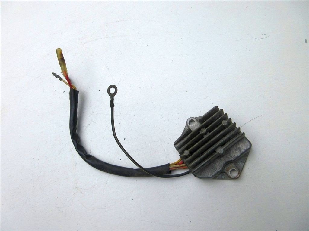 Suzuki GS550 spanningsregelaar RS2142 GS 550 D gelijkrichter, Ophalen of Verzenden, Gebruikt