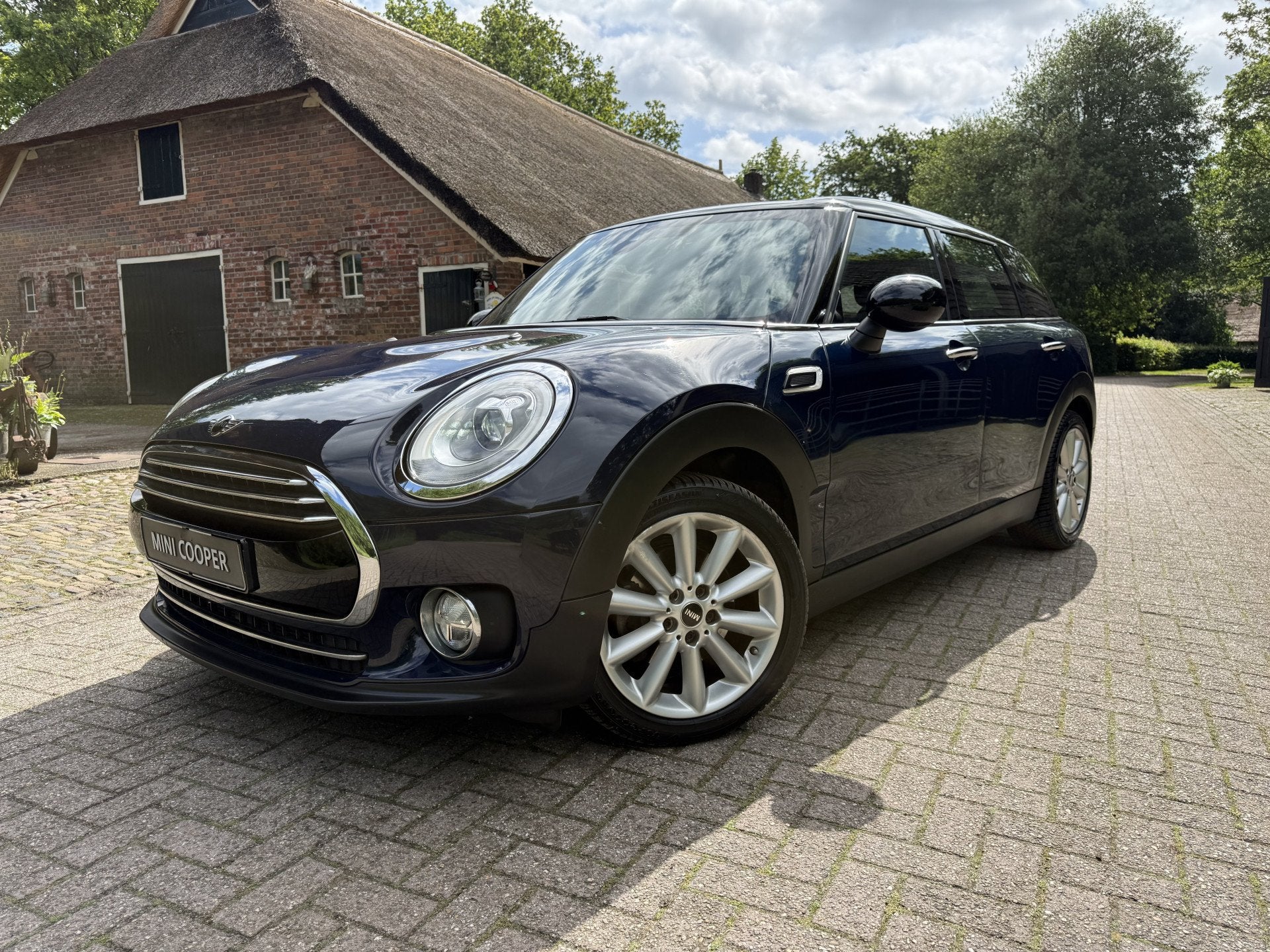 MINI Clubman 1.5 Cooper Pepper. Panorama,Navi,LED Dealer ond, Voorwielaandrijving, Gebruikt, Clubman, Handgeschakeld