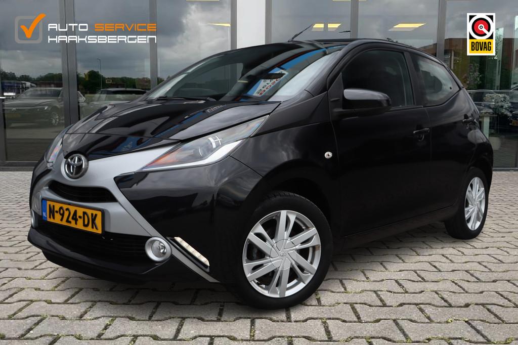 Toyota Aygo 1.0 VVT-i x | Camera | Lichtmetaal | (bj 2017), Voorwielaandrijving, Stof, Gebruikt, 4 stoelen