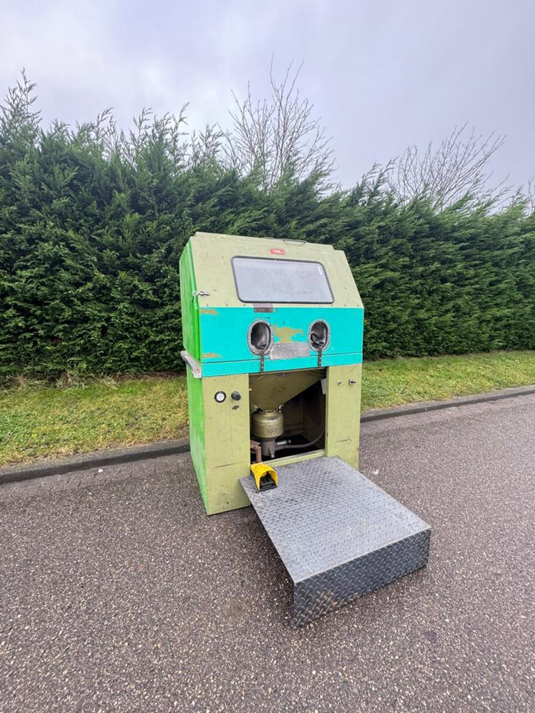 Professionele straalcabine / zandstraalcabine, Ophalen