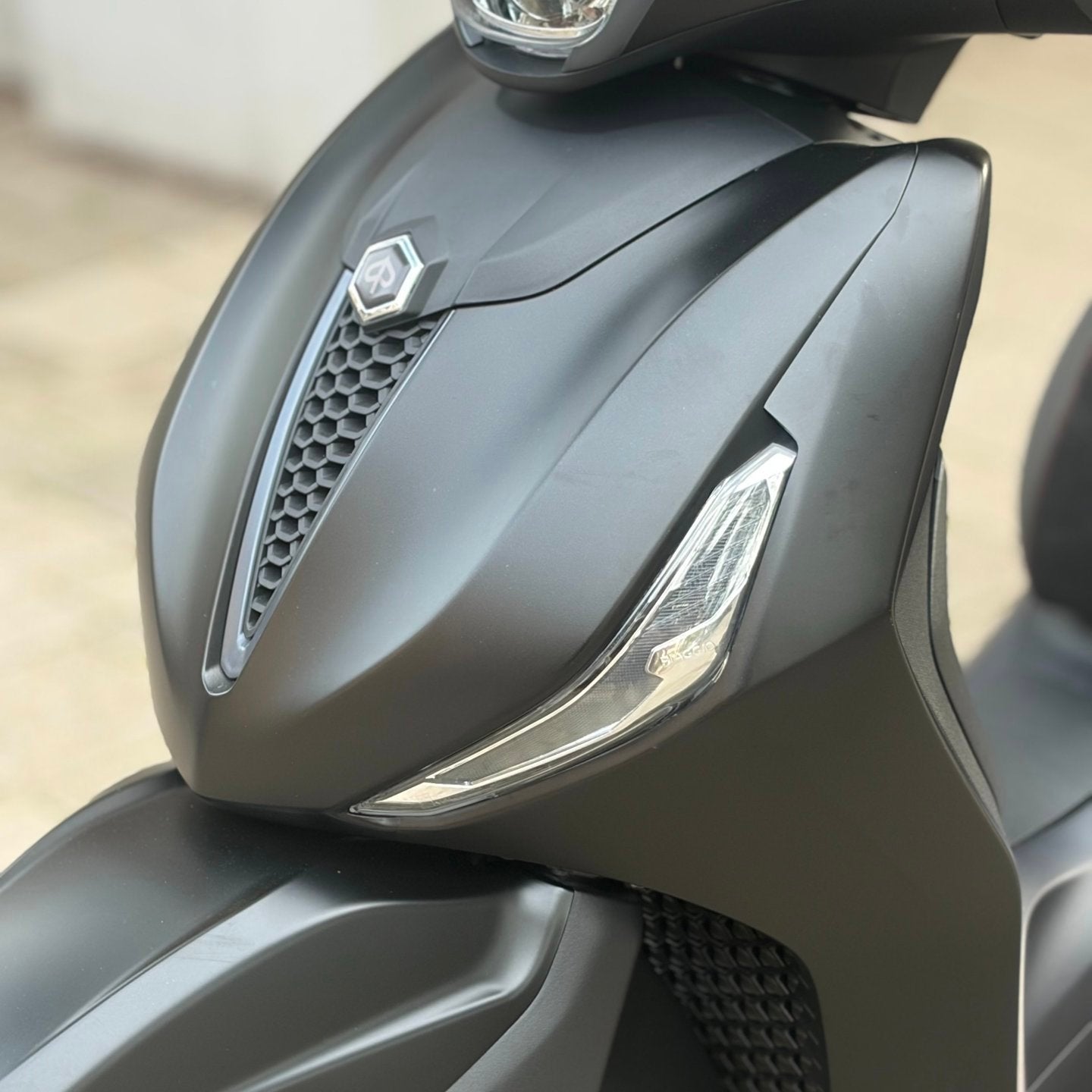 Piaggio Scooter 400 Beverly S HPE, Scooter, Automaat, 12 t/m 35 kW, Gebruikt