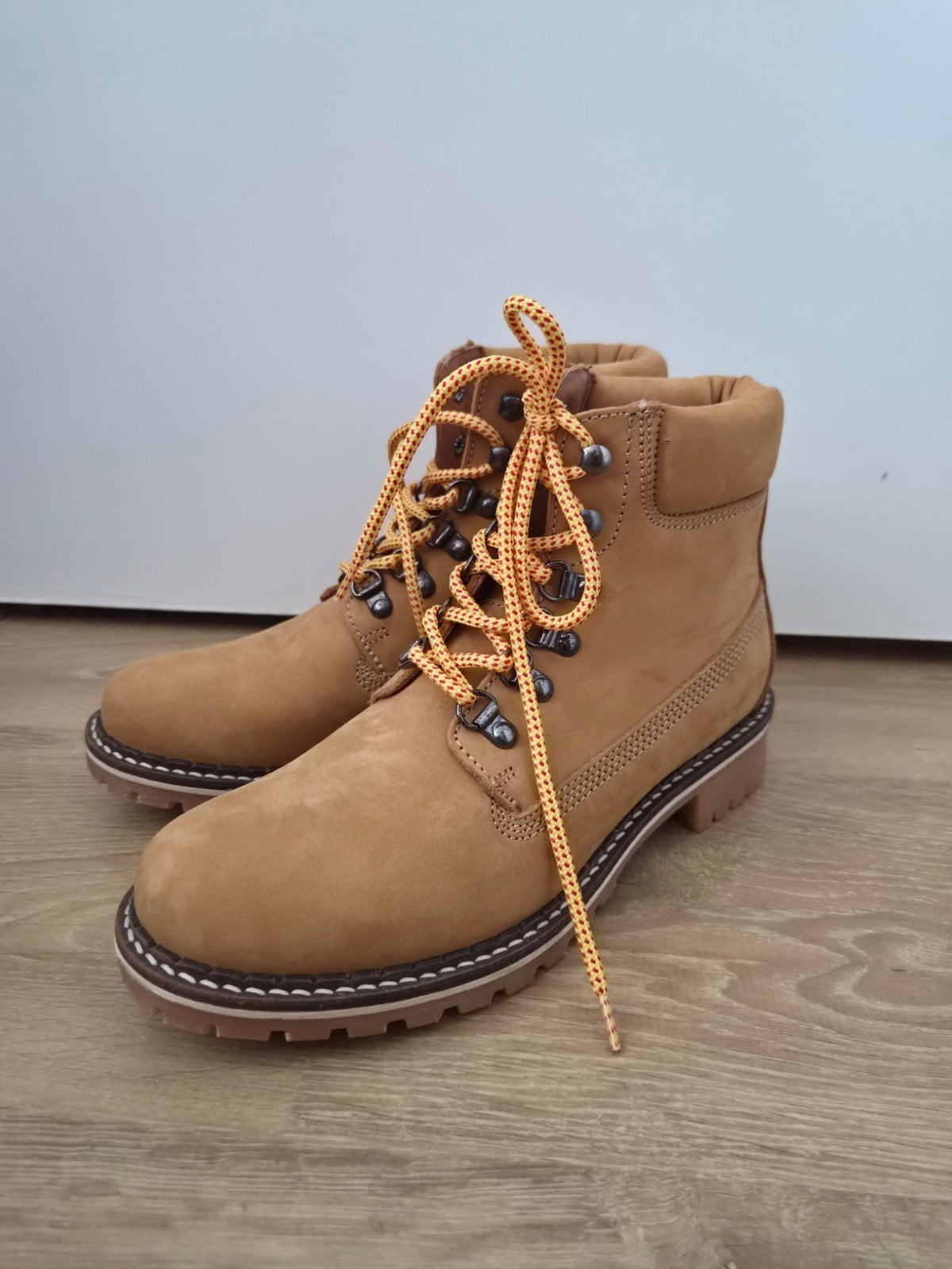 nieuwe bruine, wandelschoenen, veterboots, leer, maat 39, Ophalen of Verzenden, Zo goed als nieuw, Bruin, Wandelschoenen