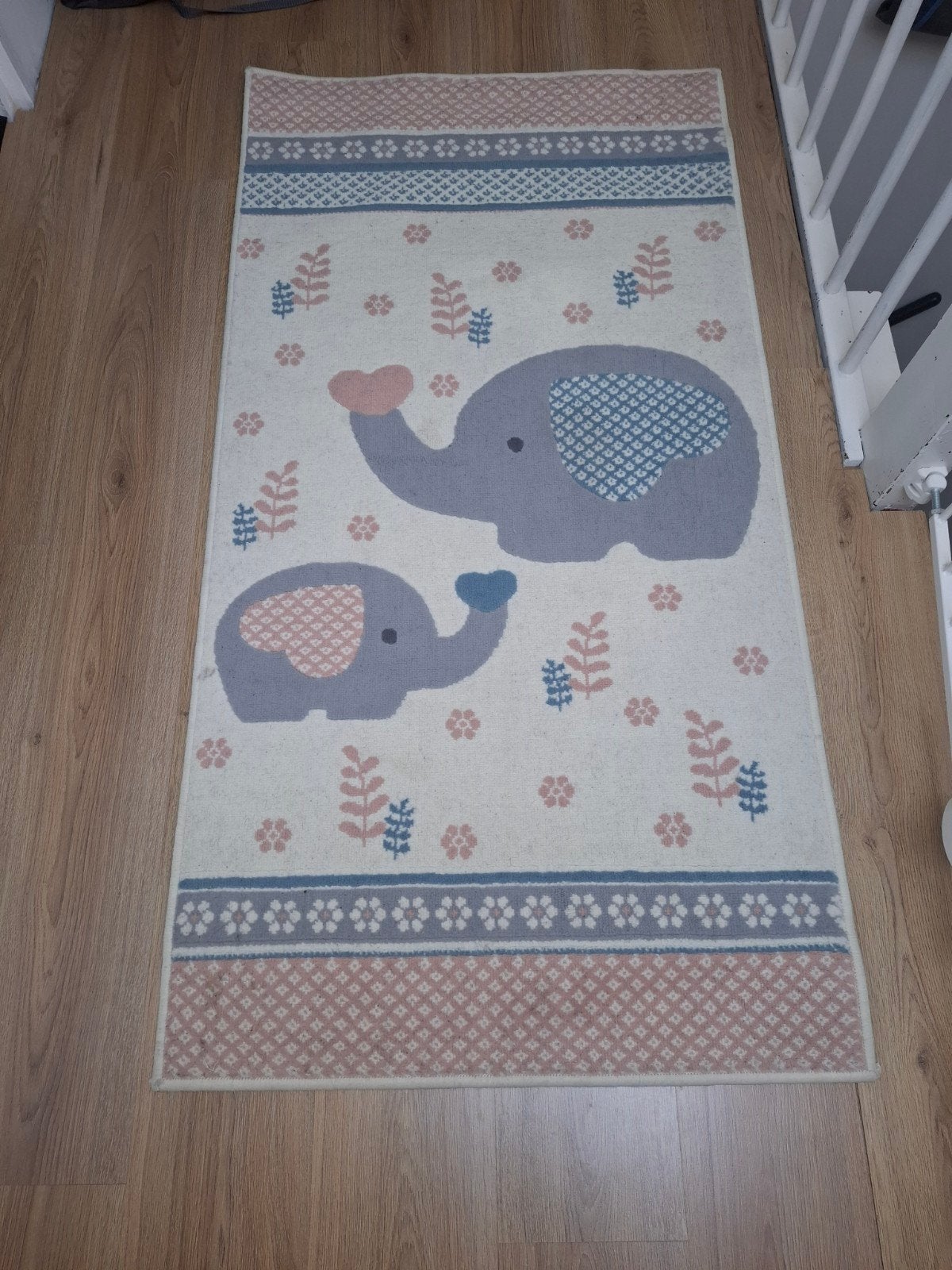 Leuk kinderkamer kleed met olifanten (150x78cm), Gebruikt, 100 tot 150 cm, Beige, Rechthoekig