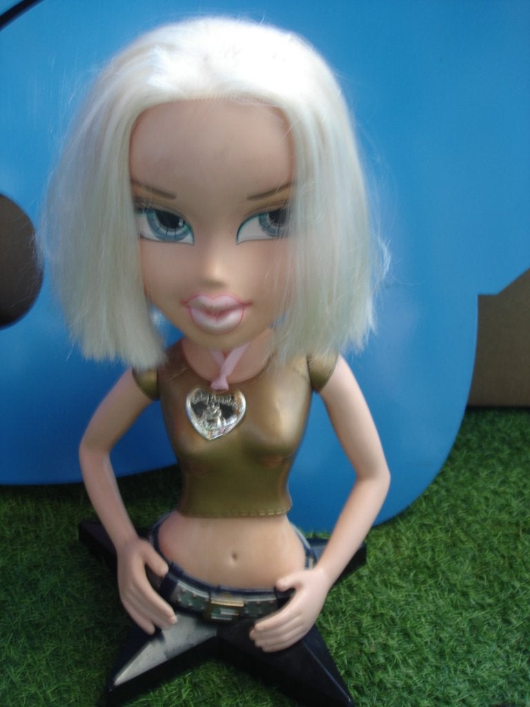 Bratz Chloe Blonde Vintage Styling Torso jaar 2002, Ophalen, Gebruikt, Pop, Levensecht of Reborn