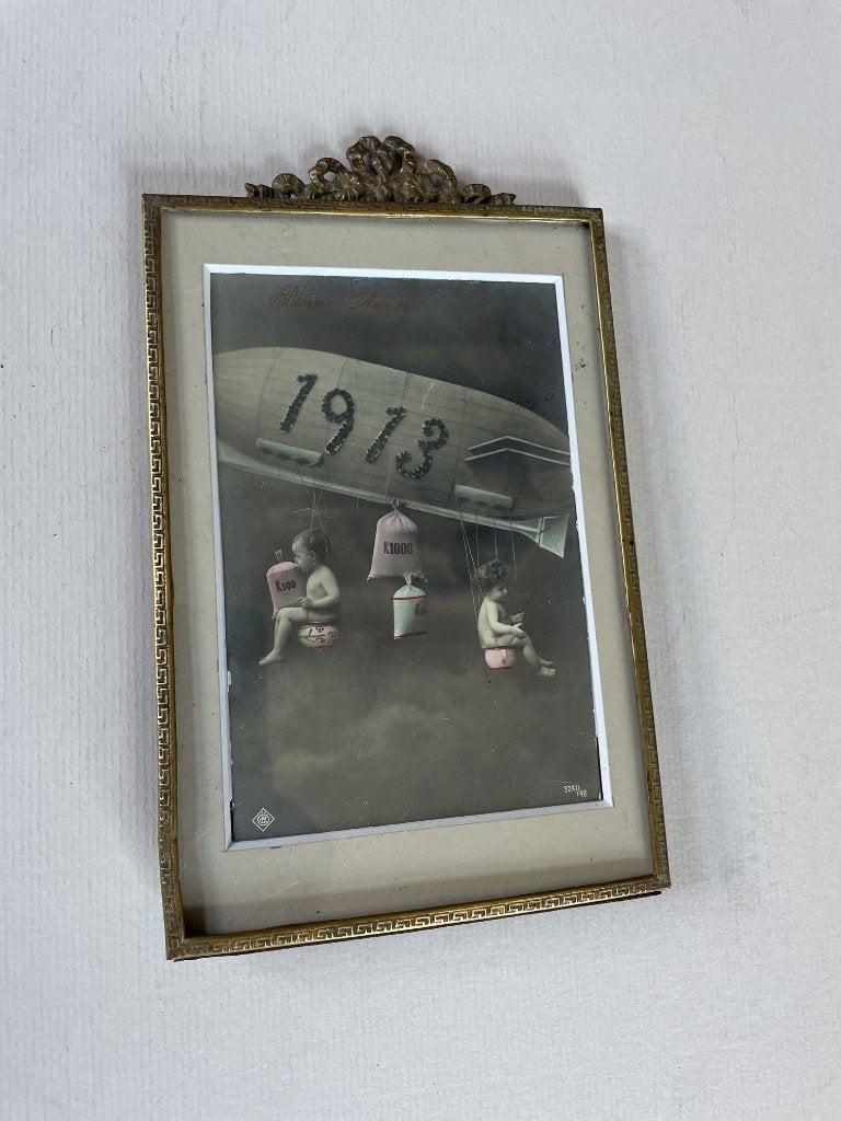 Antiek fotolijstje met strikje met afbeelding zeppelin, Ophalen of Verzenden