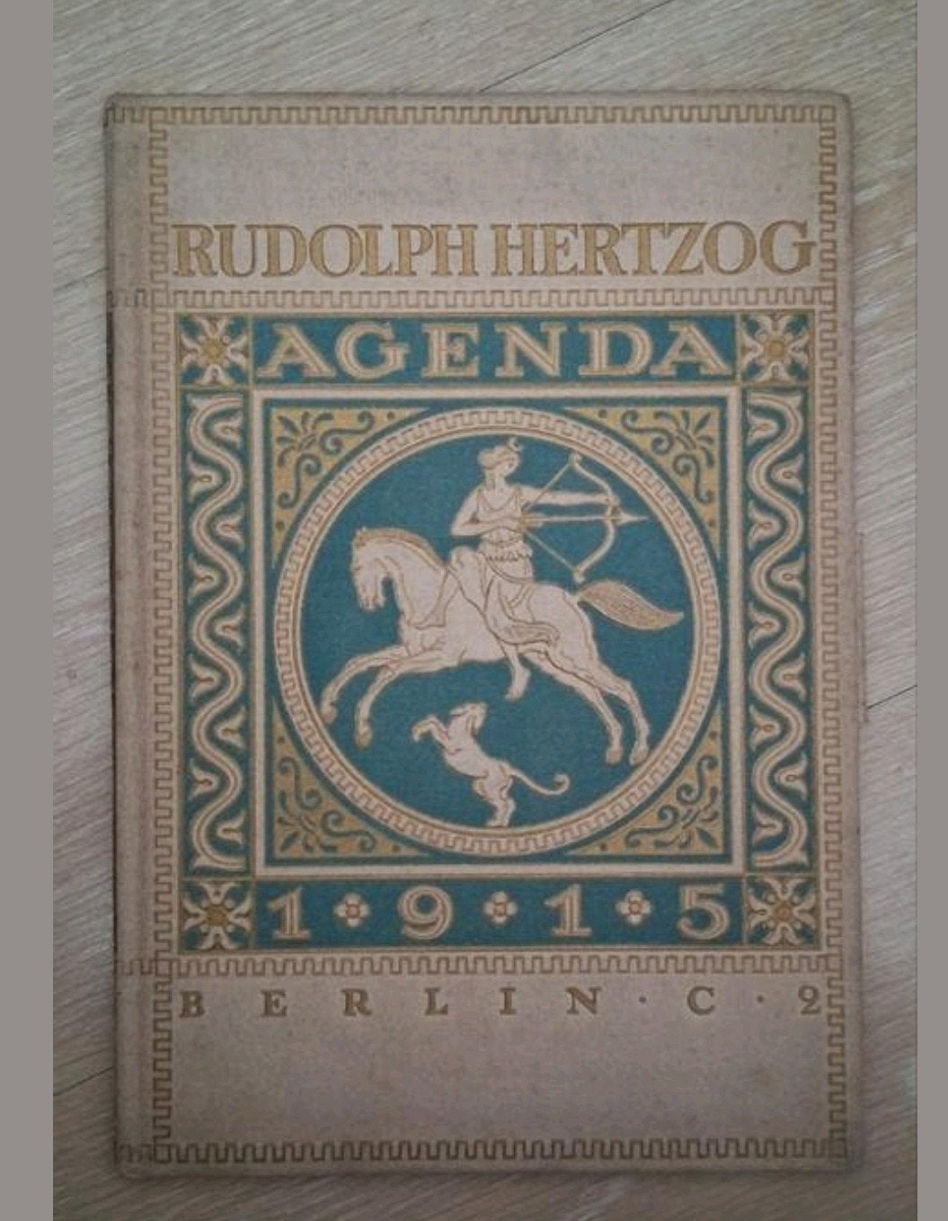 6 Antieke Rudolph Hertzog Agenda's, Ophalen