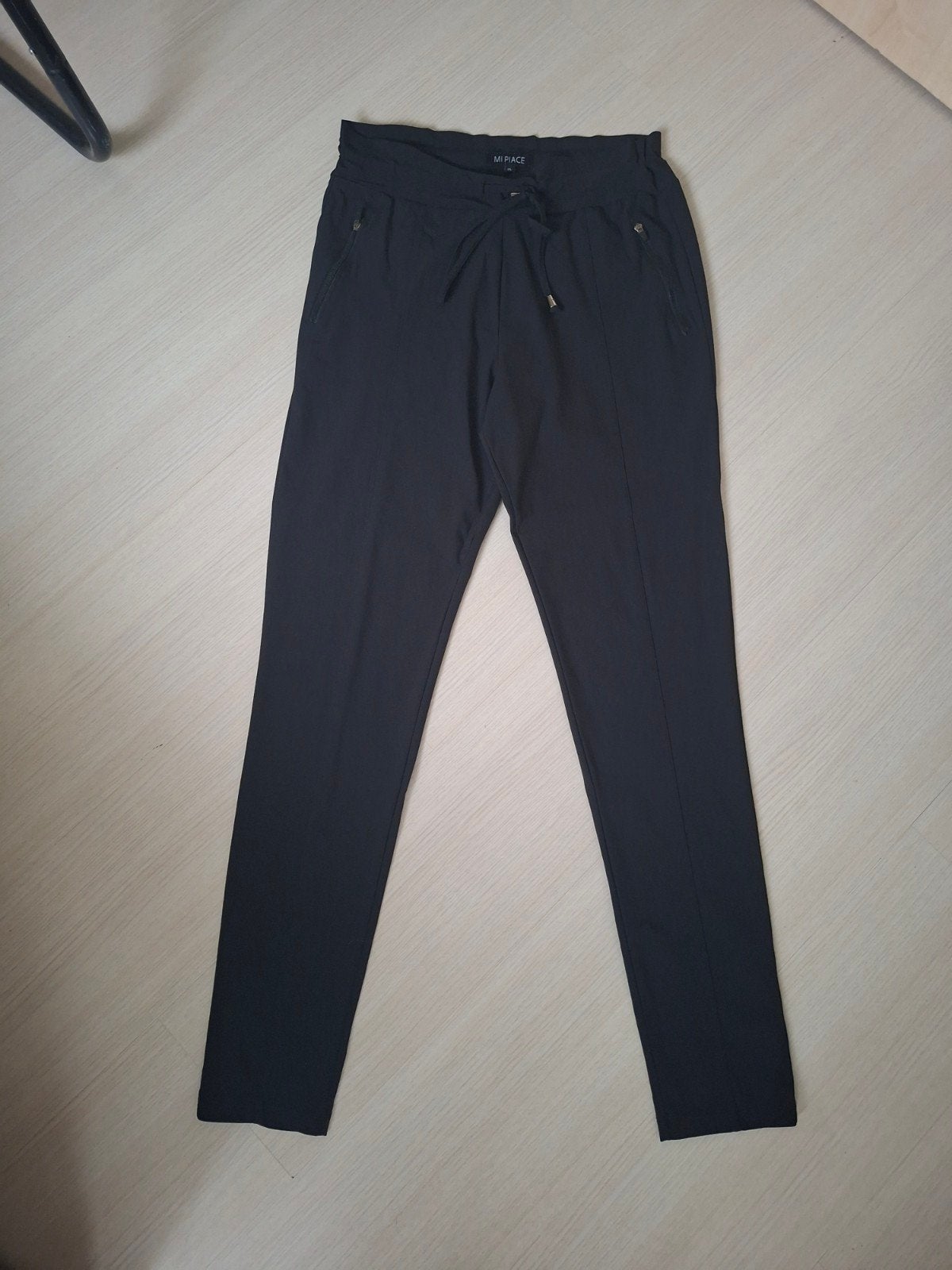 Kreukvrije Travel Stretch Broek Maat L, Mipiace, Zwart, Maat 42/44 (L), Nieuw
