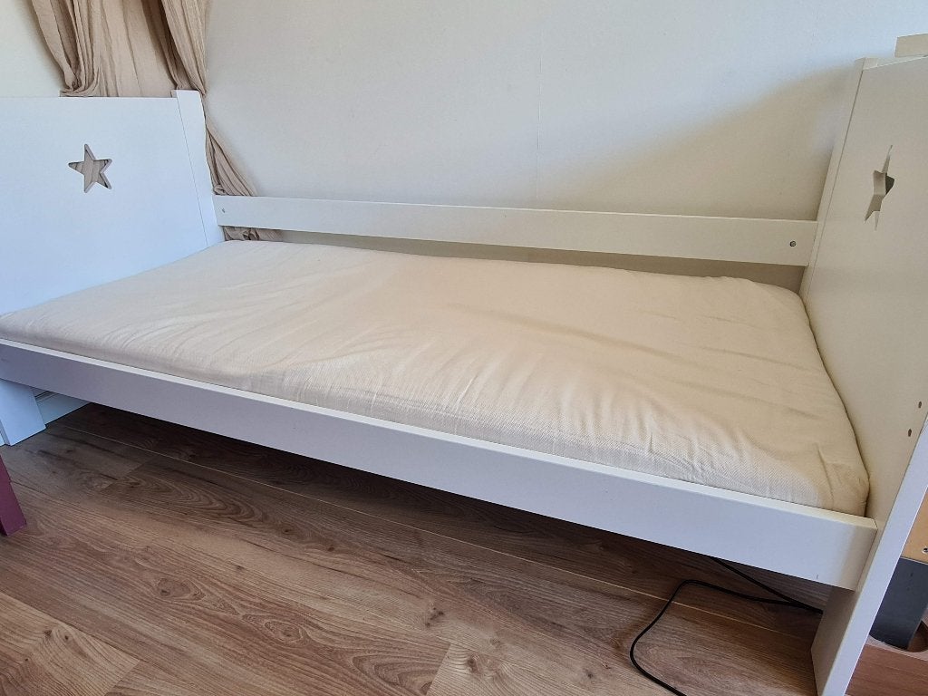 Petite Amelie peuter/kleuter/junior bed, Ophalen, 70 tot 85 cm, 140 tot 160 cm, Zo goed als nieuw