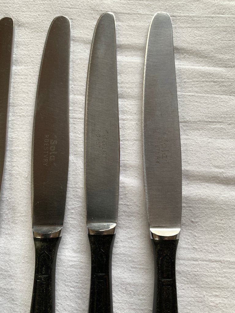 Retro sola messen met zwart handvat, Huis en Inrichting, Keuken | Bestek, Gebruikt, Sola, Ophalen of Verzenden, Rvs of Chroom