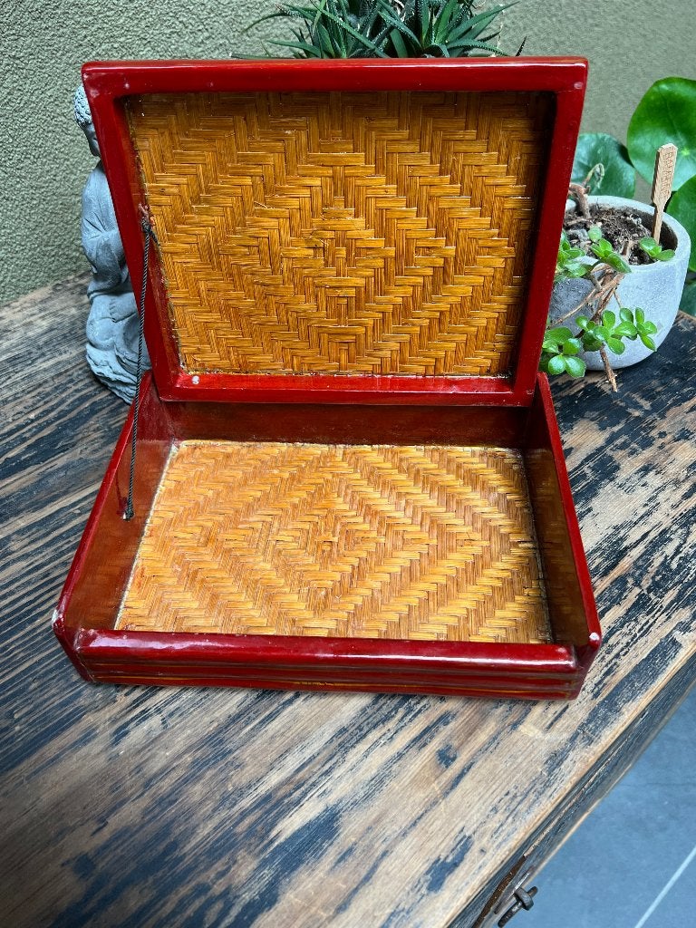 Chinees riet vintage doosje chinese kist beschilderd vintage, Natuurlijk materiaal, Doos, Ophalen of Verzenden, Rood
