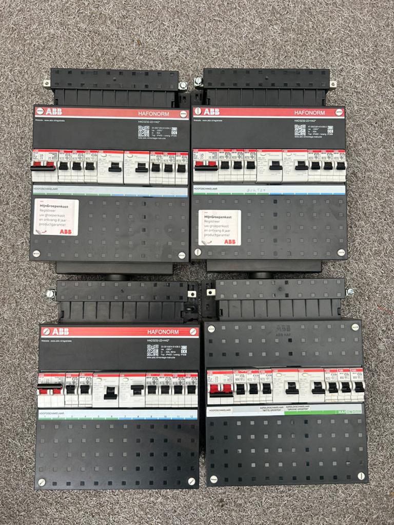 Abb groepenkast   4 x, Doe-het-zelf en Verbouw, Elektra en Kabels, Ophalen of Verzenden, Zo goed als nieuw, Overige typen