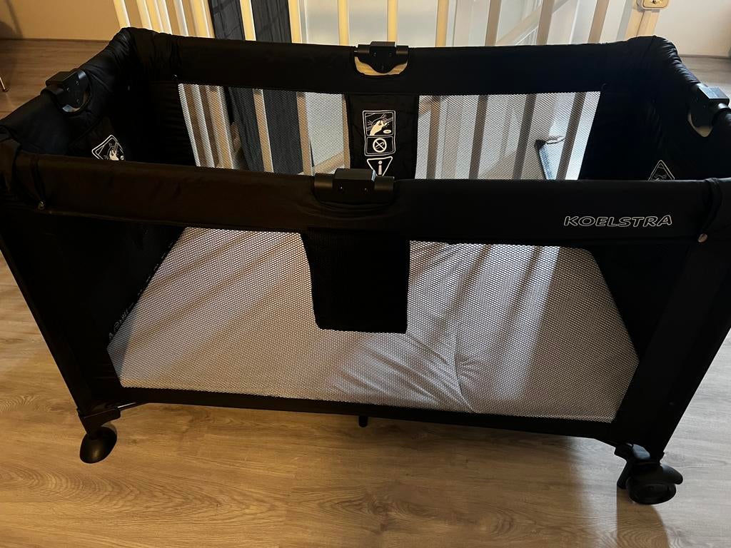 Koelstra campingbedje incl matras, Ophalen of Verzenden, Zo goed als nieuw, Reisbedje