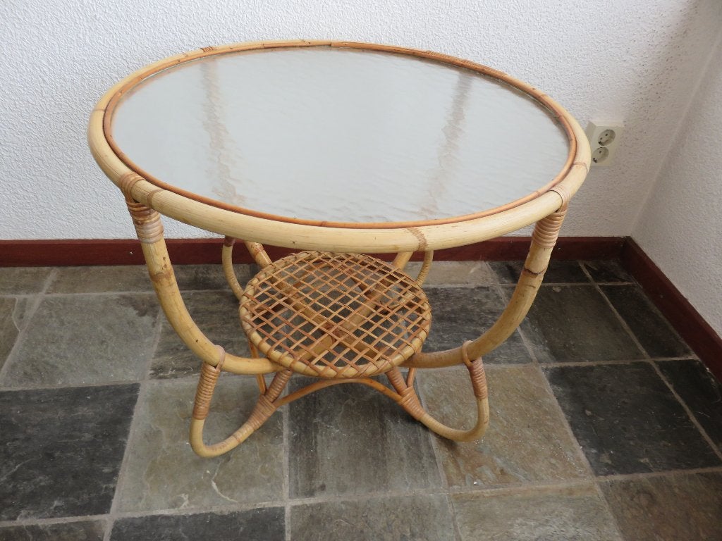 Vintage Rohé Noordwolde rotan bijzettafel met figuurglas, Huis en Inrichting, Tafels | Bijzettafels, Overige materialen, Minder dan 55 cm