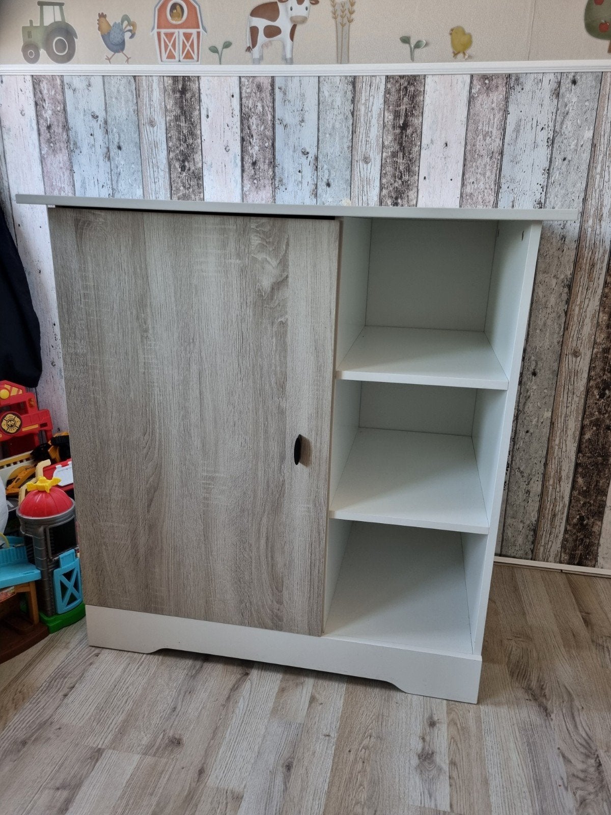 Witte kast met schuifdeur en planken, Ophalen, 100 tot 150 cm, Modern, Scandinavisch, 100 tot 150 cm