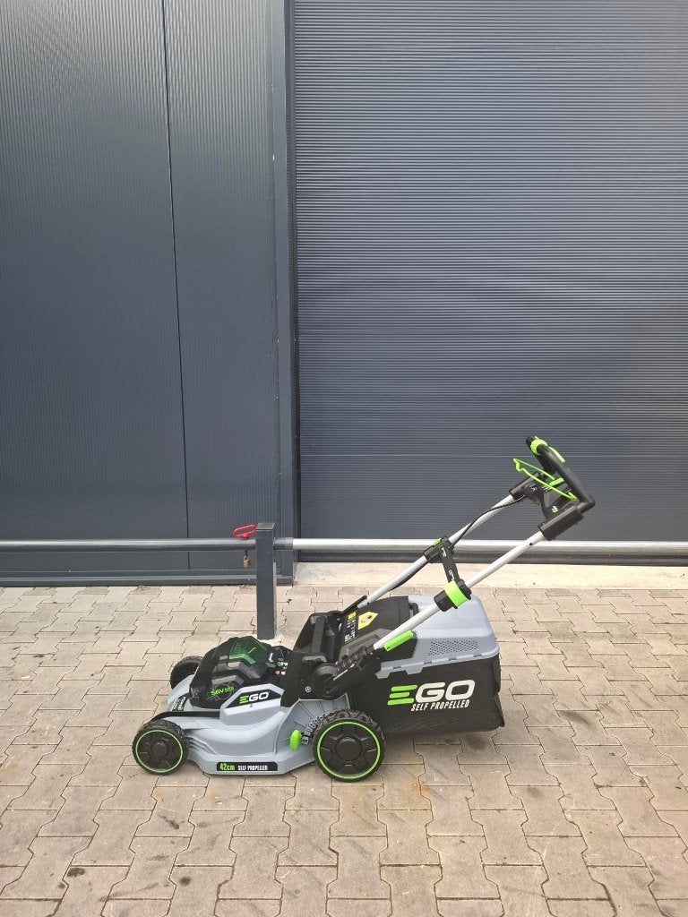Zo goed als nieuwe EGO LM1702E-SP gazonmaaier, Tuin en Terras, Ophalen, Cirkelmaaier, Gebruikt, 50 cm of meer