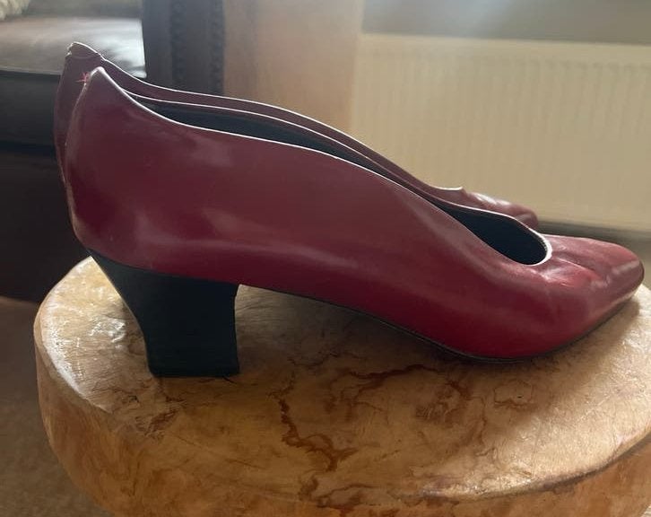 Prachtige Italiaanse Leren Pumps met Leren Zolen maat 40, Ophalen of Verzenden, Zo goed als nieuw, Rood, Pumps