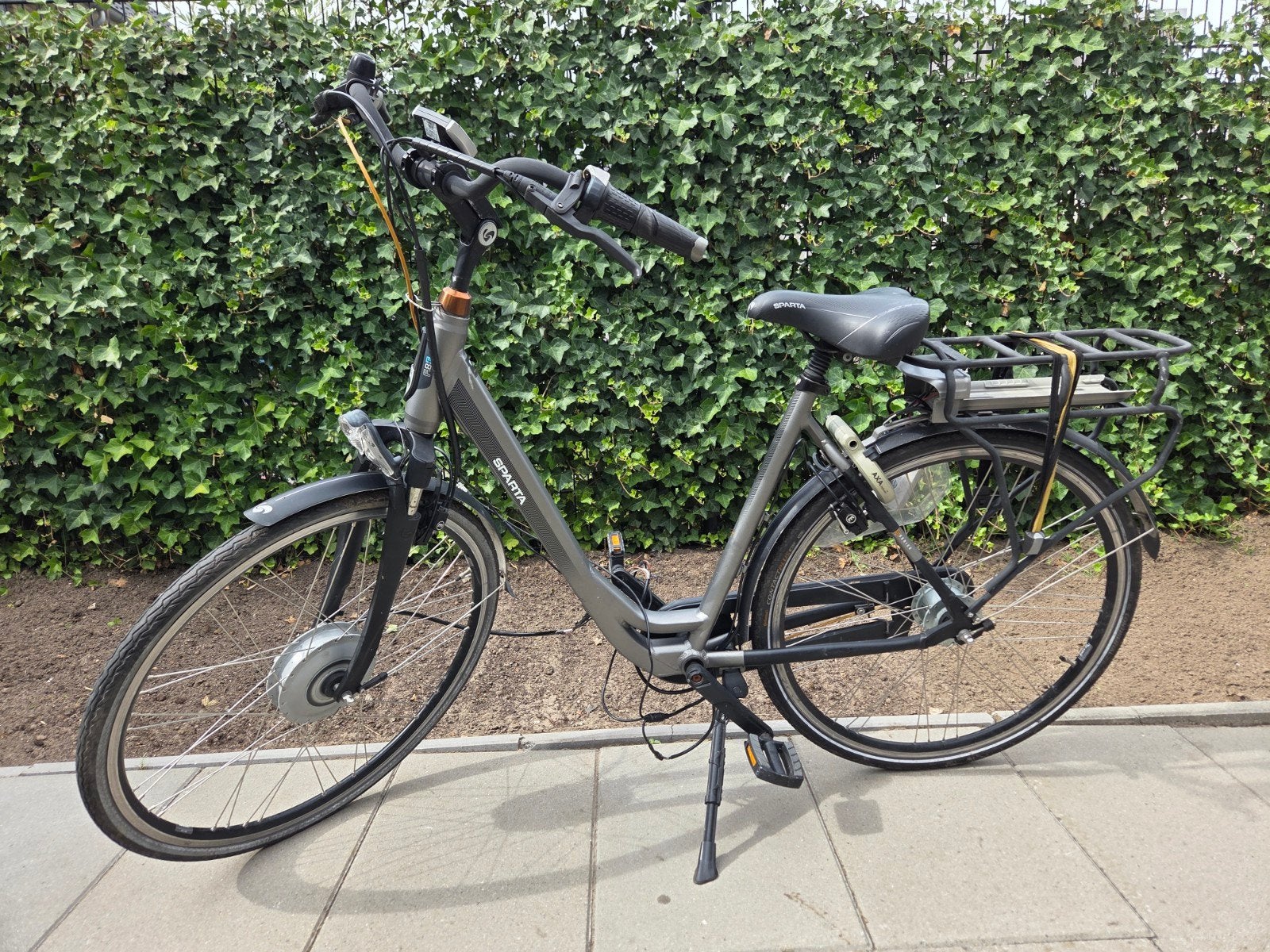 Sparta F8E Dm / voormotor defect / 2019 / 6600km / 2xaccu, Sparta, Gebruikt, Ophalen of Verzenden, 47 tot 51 cm