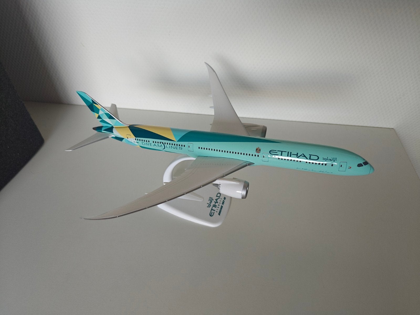 Modelvliegtuig Etihad, Ophalen of Verzenden, Zo goed als nieuw, Schaalmodel