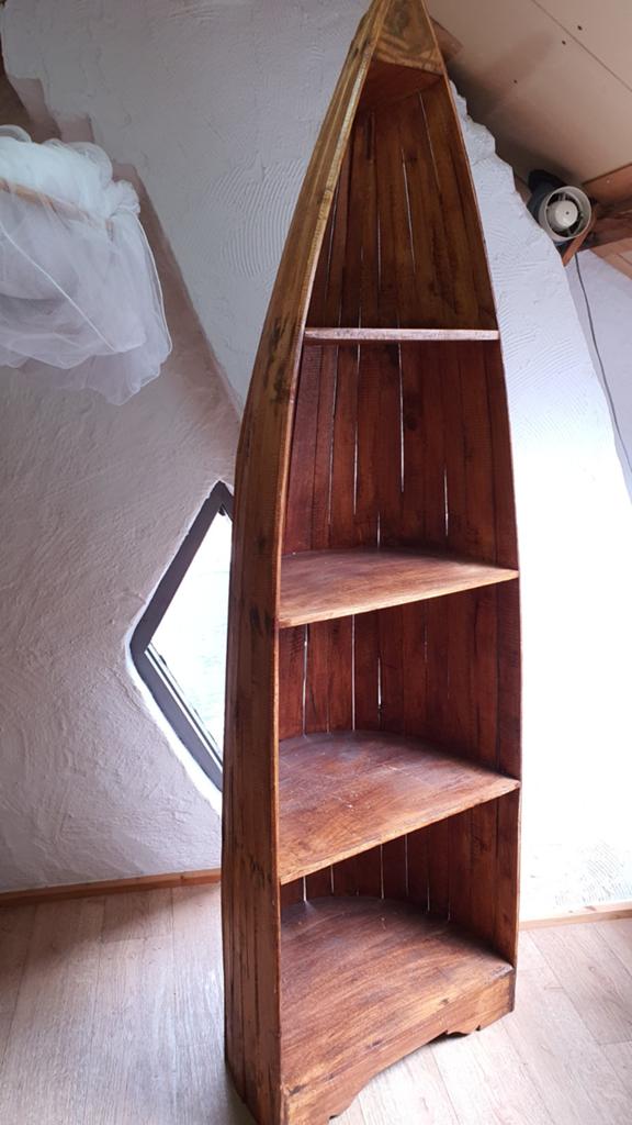 Unieke Boekenkast in de vorm van een Kano - Hout, Ophalen, Met plank(en), Gebruikt, Nautisch, Uniek, Rustiek