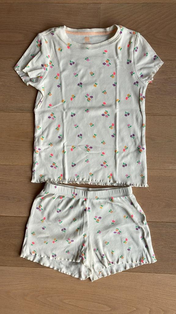 HEMA pyjama shortama mt 122/128, Ophalen of Verzenden, Zo goed als nieuw, Meisje, Nacht- of Onderkleding