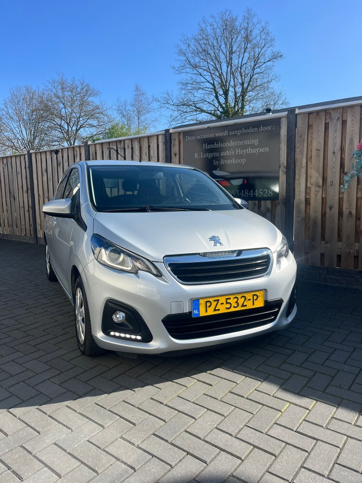 Peugeot 108 1.0 12V E-vti 51KW 5DR 2017 Grijs, Auto's, Voorwielaandrijving, 4 stoelen, Origineel Nederlands, Bedrijf