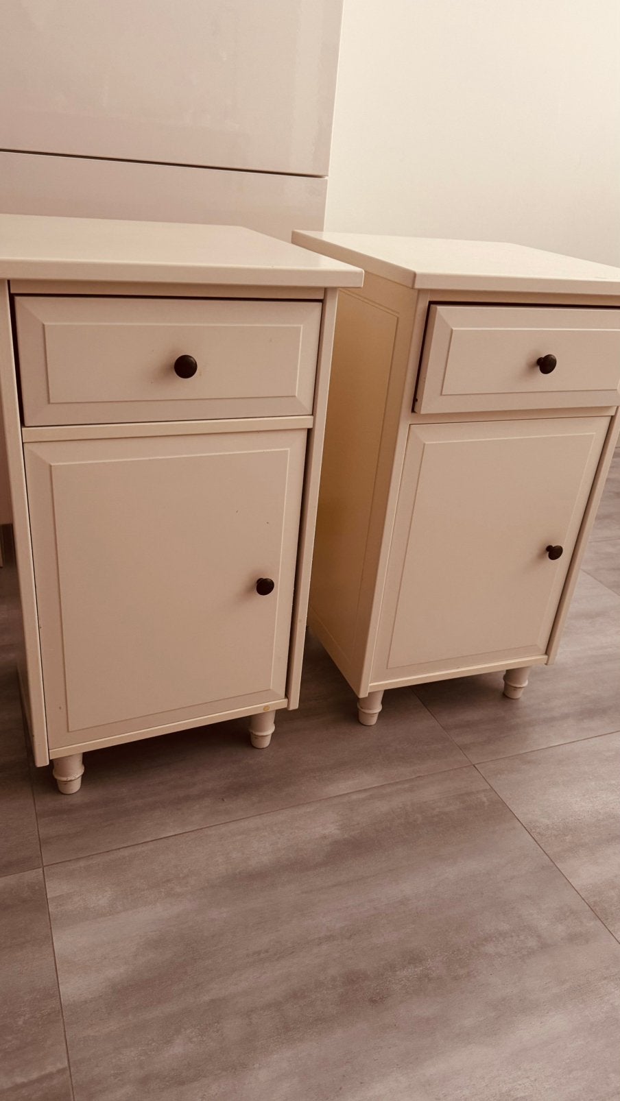 Hemnes nachtkastje, Gebruikt, Minder dan 45 cm, Hout, 55 tot 70 cm