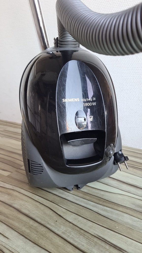 handige Siemens stofzuiger 1800W lichtgewicht nette staat, Witgoed en Apparatuur, Stofzuigers, Stofzak, Siemens, Gebruikt, Geschikt voor harde vloeren