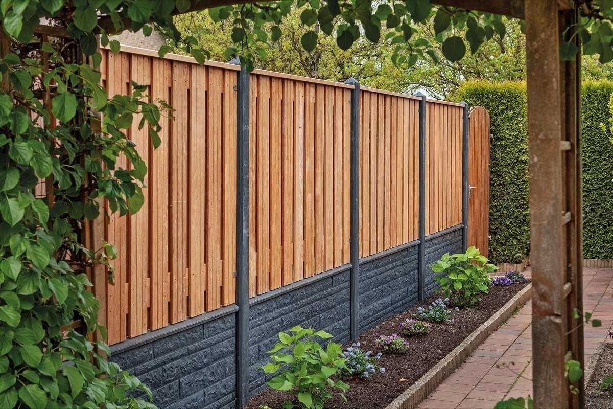 HOUT-BETON SCHUTTINGEN – VAKKUNDIG GEPLAATST, Tuin en Terras, 1 tot 2 meter, Minder dan 3 meter, Nieuw, Ophalen of Verzenden