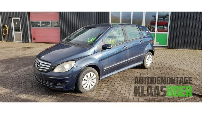 Scherm links-voor van een Mercedes B-Klasse (375), Auto-onderdelen, Gebruikt, -, 6 maanden garantie, Ophalen of Verzenden