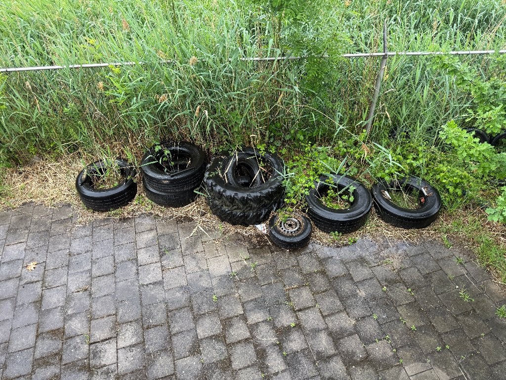 oude autobanden (gratis op te halen), Ophalen