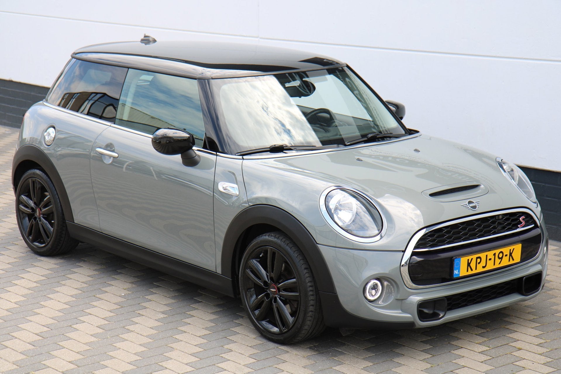 Mini 3-Deurs 2.0 Cooper S 192PK Stoelverwarming Airco Cruise, Auto's, Voorwielaandrijving, 1998 cc, Stof, Gebruikt