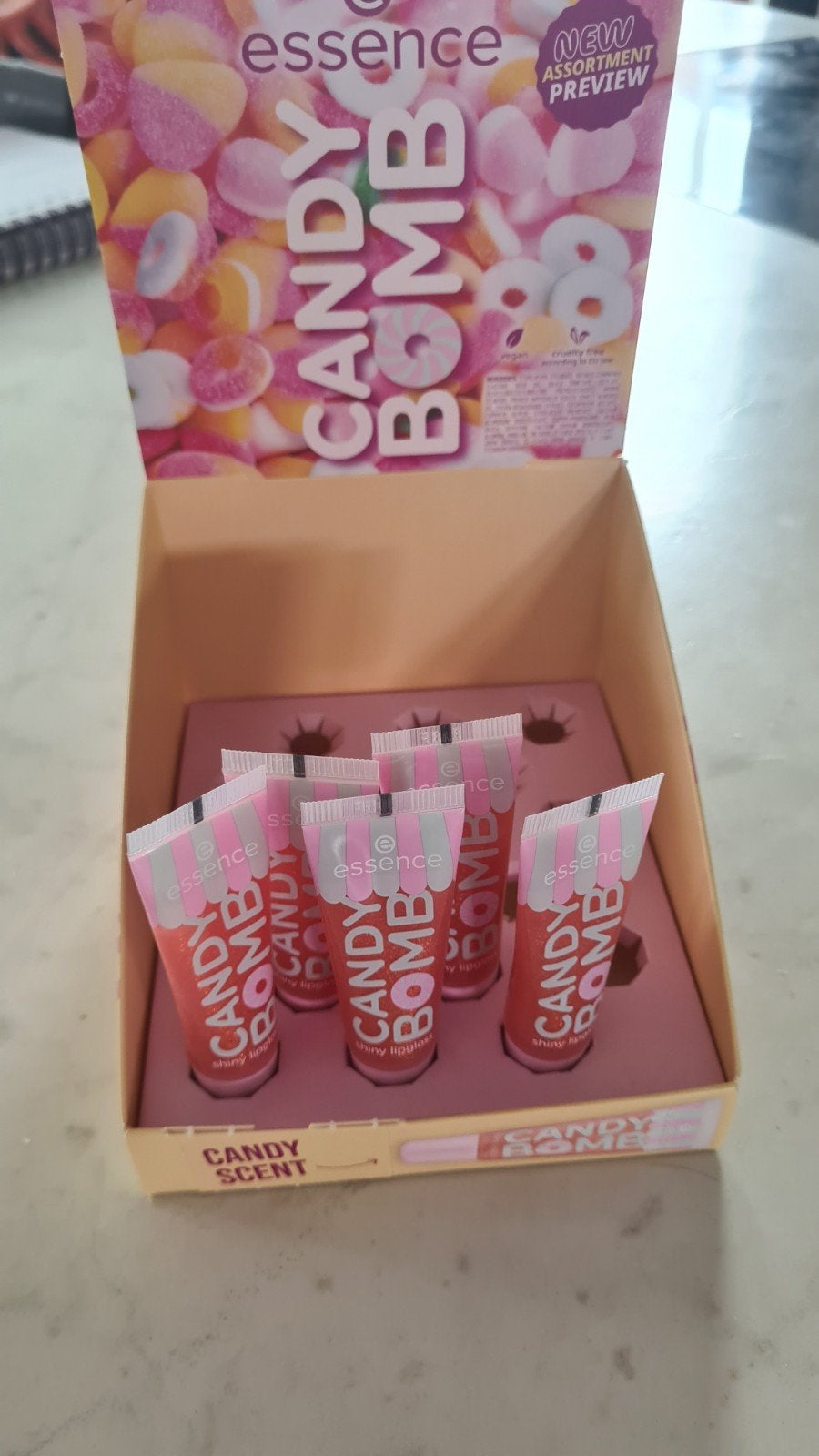 Essence Candy Bomb Shiny Lipgloss - Per stuk, Ophalen of Verzenden, Nieuw, Lippen, Make-up