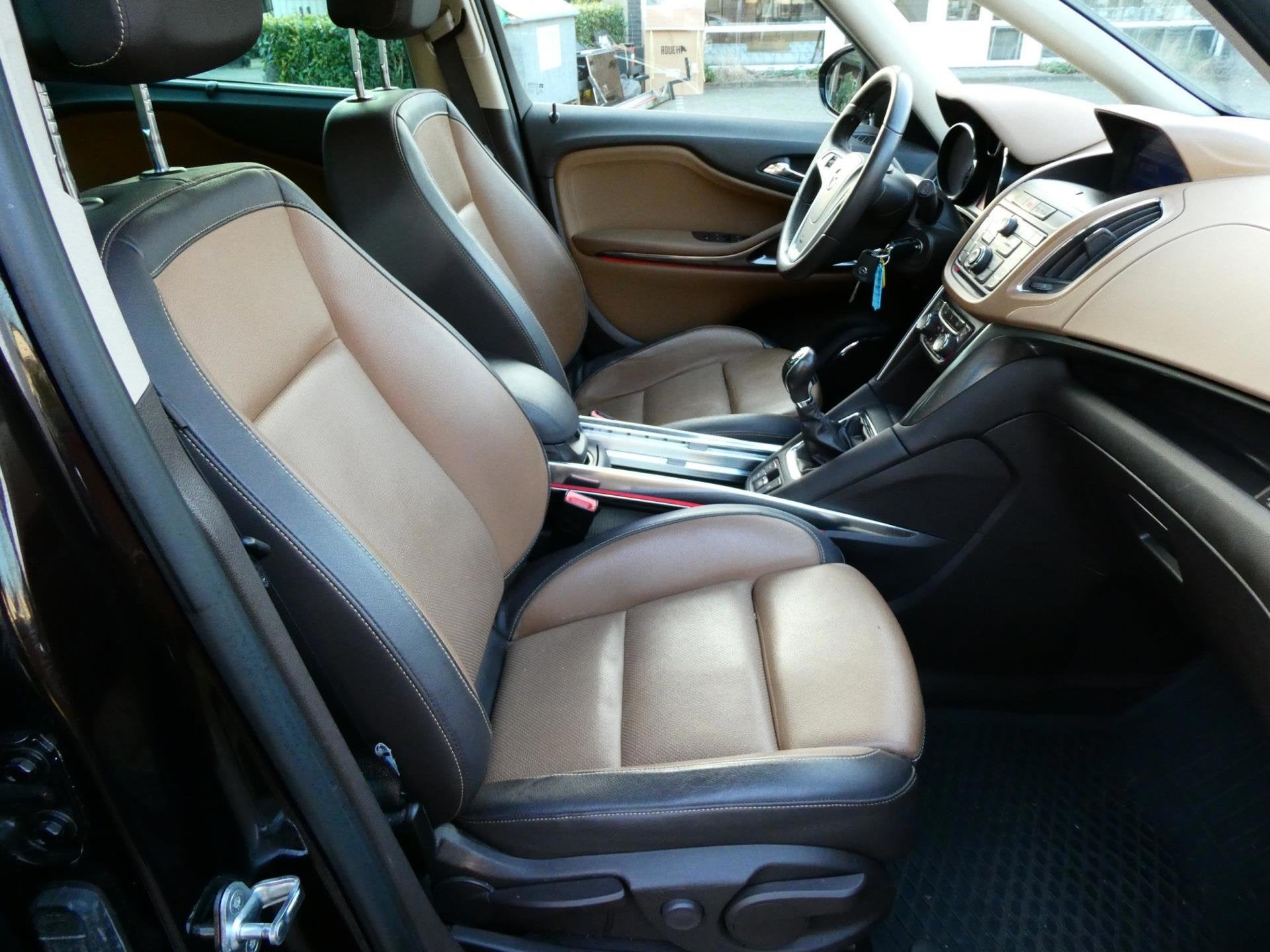 Opel Zafira Tourer 1.6 Cosmo 170pk 1e eig. Clima Leder Navi, Voorwielaandrijving, Euro 5, 15 km/l, Gebruikt