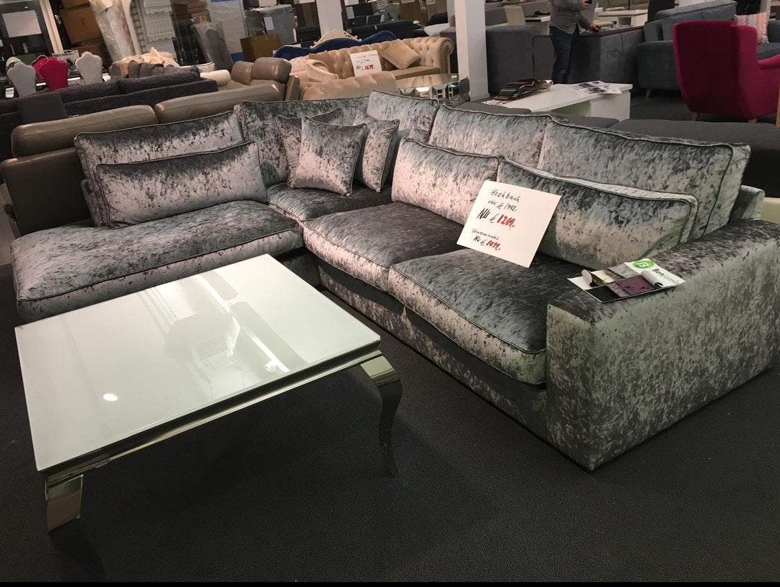 Luxe Hoekbank - Grijs Crushed Velvet, Huis en Inrichting, Banken | Bankstellen, Zo goed als nieuw, Hoekbank, Vierpersoons of meer