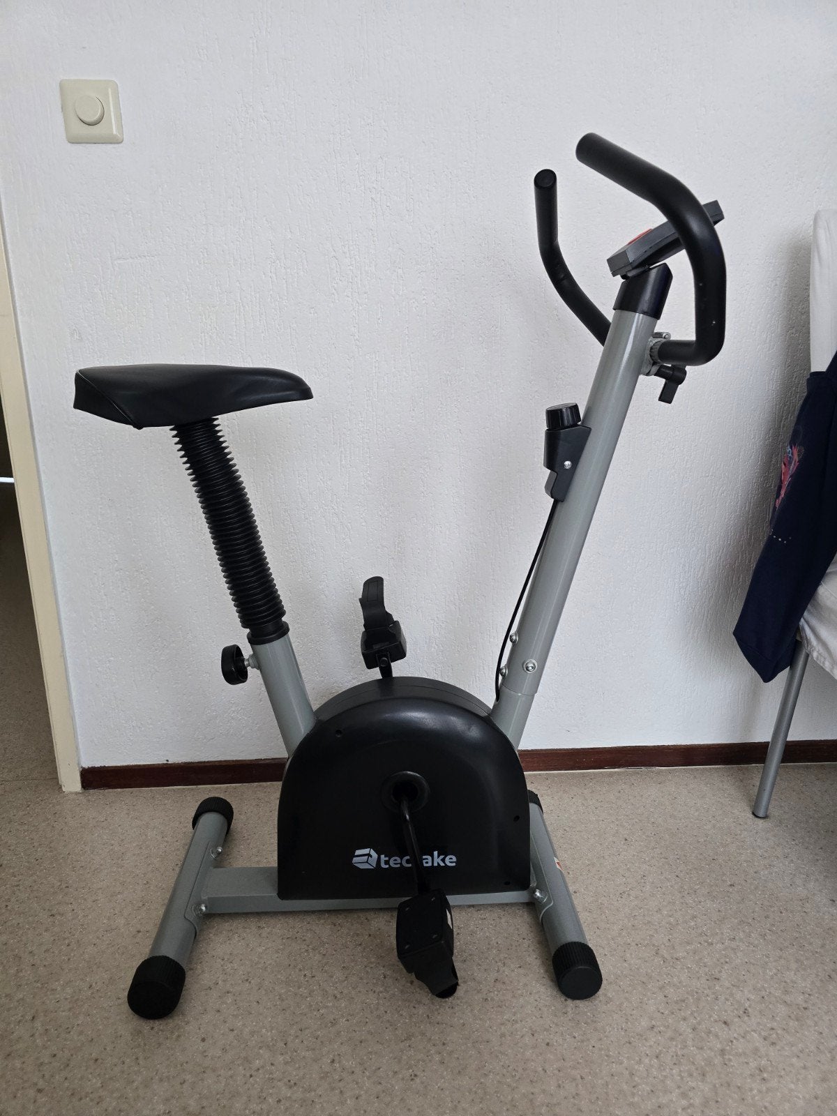 Tectake Hometrainer - Compact en Gebruiksvriendelijk, Sport en Fitness, Ophalen, Gebruikt, Benen, Hometrainer