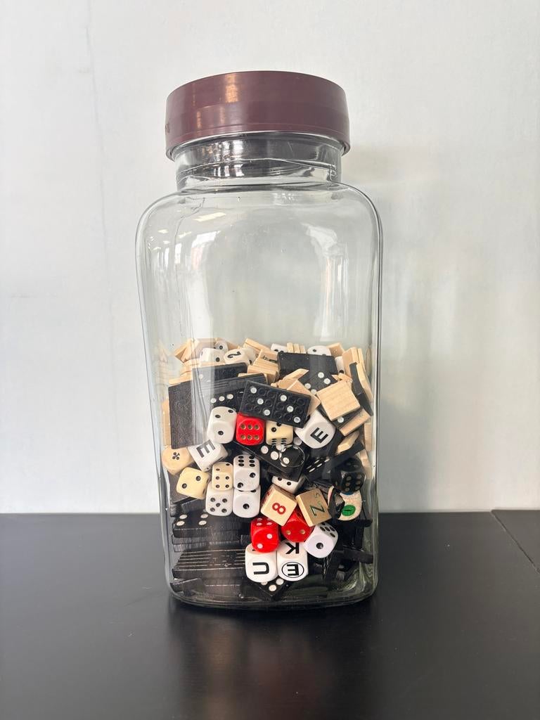 Oude Glazen pot Van Melle gevuld met domino en dobbelstenen, Antiek en Kunst, Ophalen of Verzenden