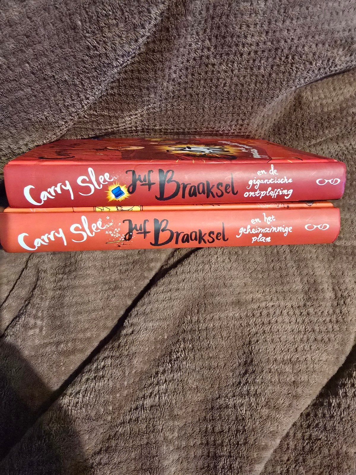 2 boeken van Carry Slee: Juf Braaksel, Boeken, Ophalen of Verzenden, Zo goed als nieuw