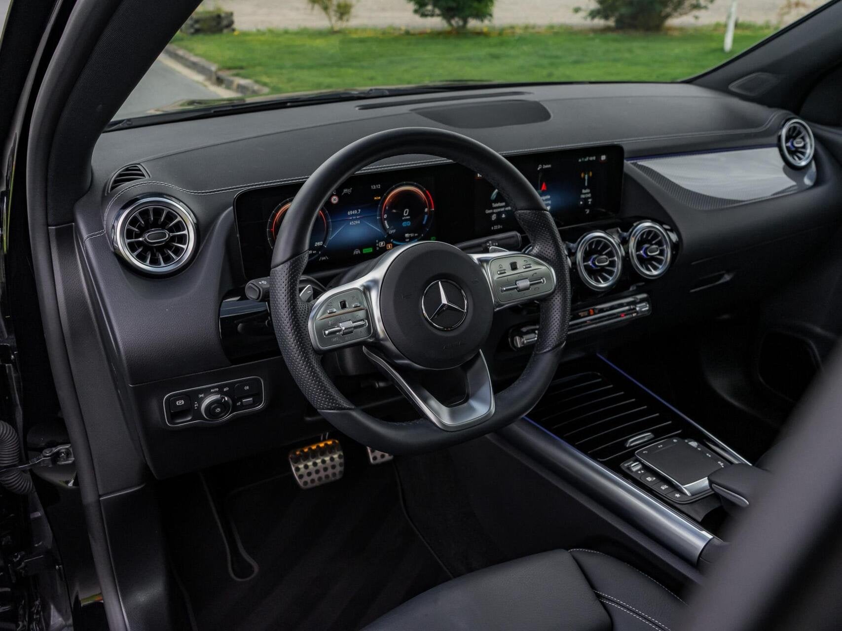 Mercedes GLA-klasse 250 e AMG|Panoramadak|360 Camera°|Carbo, Auto's, 77 km/l, Gebruikt, Zwart, Zwart