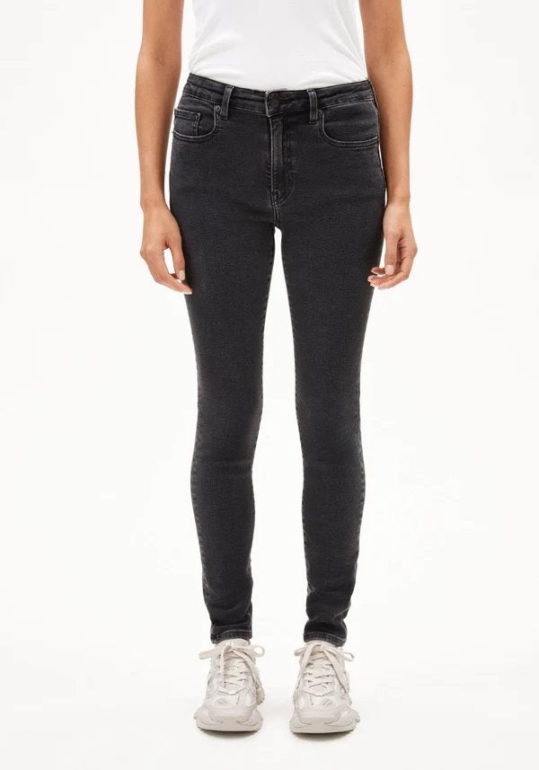 Armed angels skinny jeans, Ophalen of Verzenden, Zo goed als nieuw, Zwart, Lang
