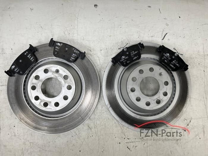 VW Golf 8 GTI Remschijf+blok achterzijde, Ophalen of Verzenden, Gebruikt