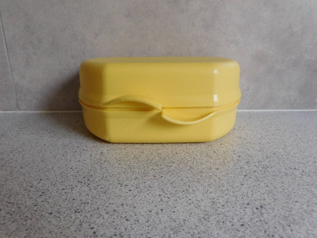 Tupperware Smartclip 17x13x7 cm. Lunchbox Geel, Ophalen of Verzenden, Zo goed als nieuw, Geel, Overige typen
